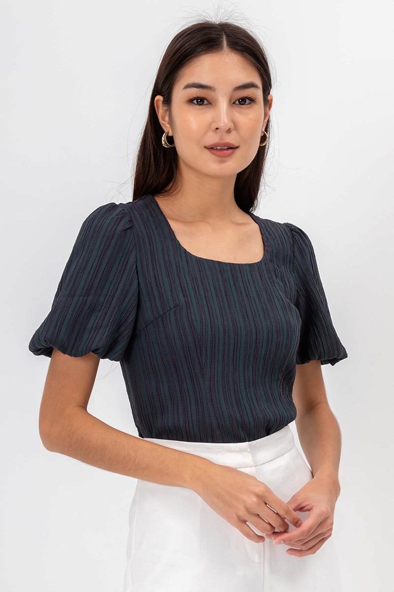 LICIA TEXTURED SCOOP NECK PUFF SLEEVE TOP