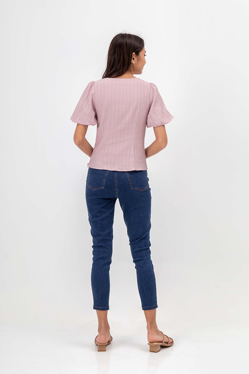 LICIA TEXTURED SCOOP NECK PUFF SLEEVE TOP