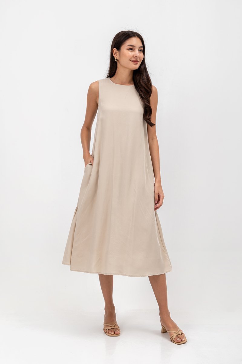 ADEENA BACK PLEAT MIDI DRESS W SASH